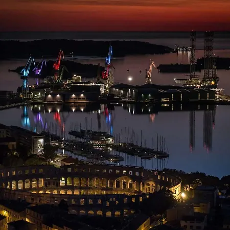 Lägenhet Lena Pula